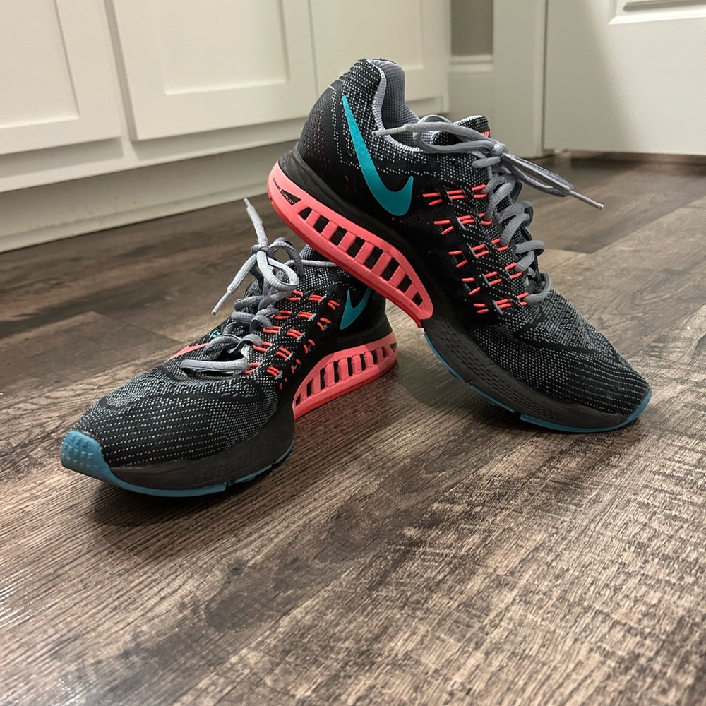 Nike Women's Black, Blue, and Pink Shoes